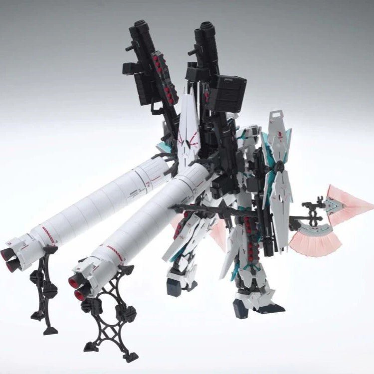 Gundam Unicorn RX-0 Full Armor Unicorn Ver.Ka Master Grade 1/100 Model Kit - Bandai - 2