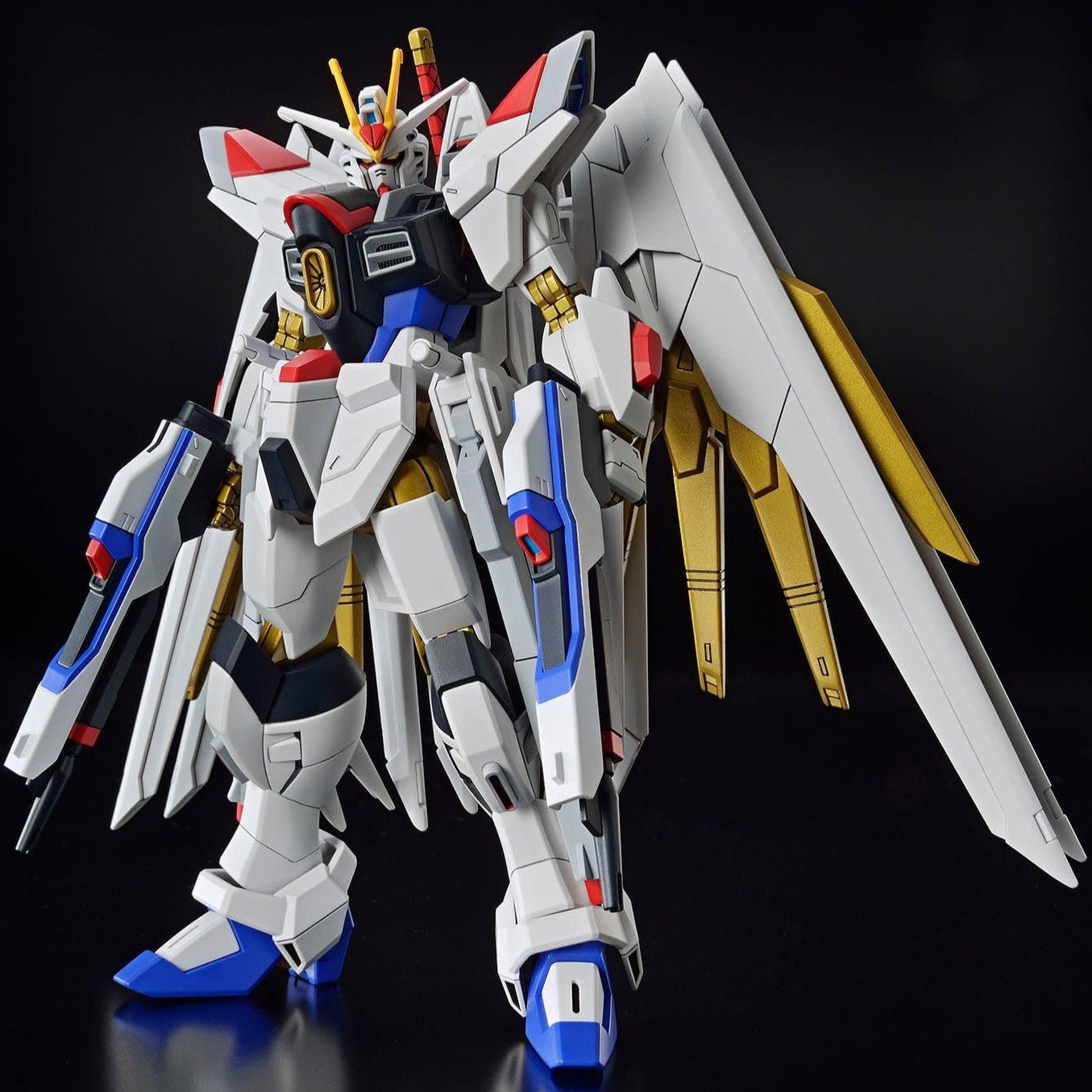 Mobile Suit Gundam Seed Mighty Strike Freedom High Grade Model Kit - Bandai - 1