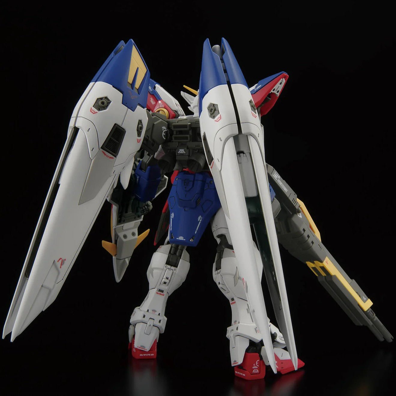 Mobile Suit Gundam Wing Gundam Zero Real Grade 1/144 Model Kit - Bandai - 2