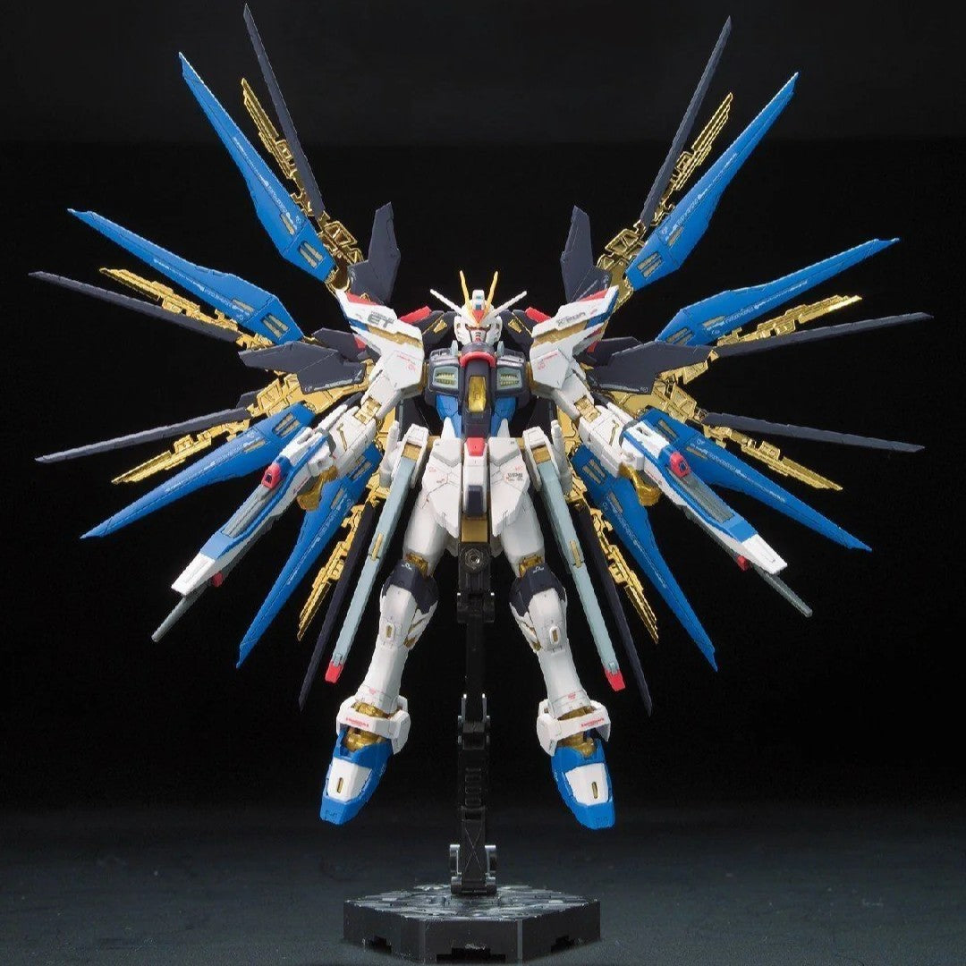 Gundam #14 ZGMF-X20A Strike Freedom Gundam Real Grade 1/144 Model Kit