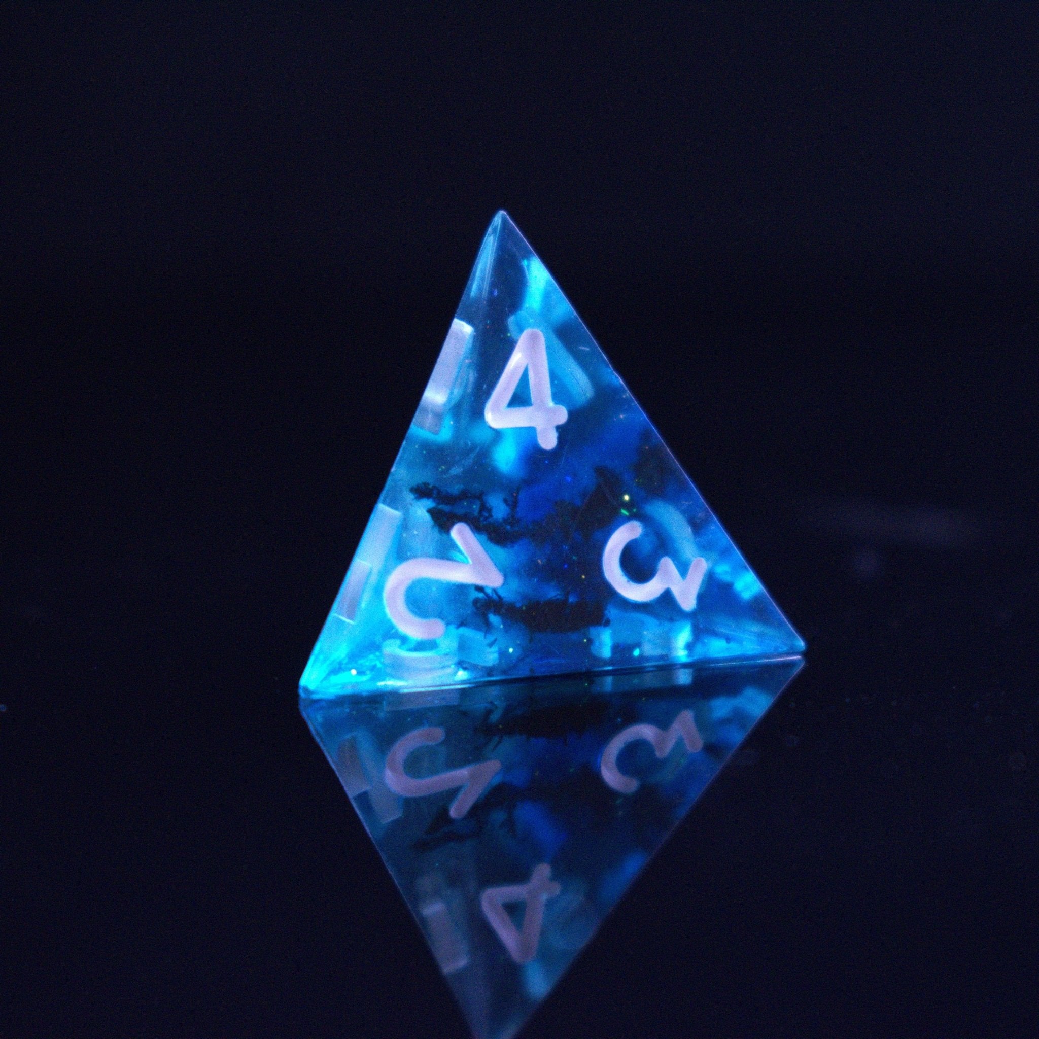 Pulse Wave Sharp - Edged Resin Dice Set - Misty Mountain Gaming - 4