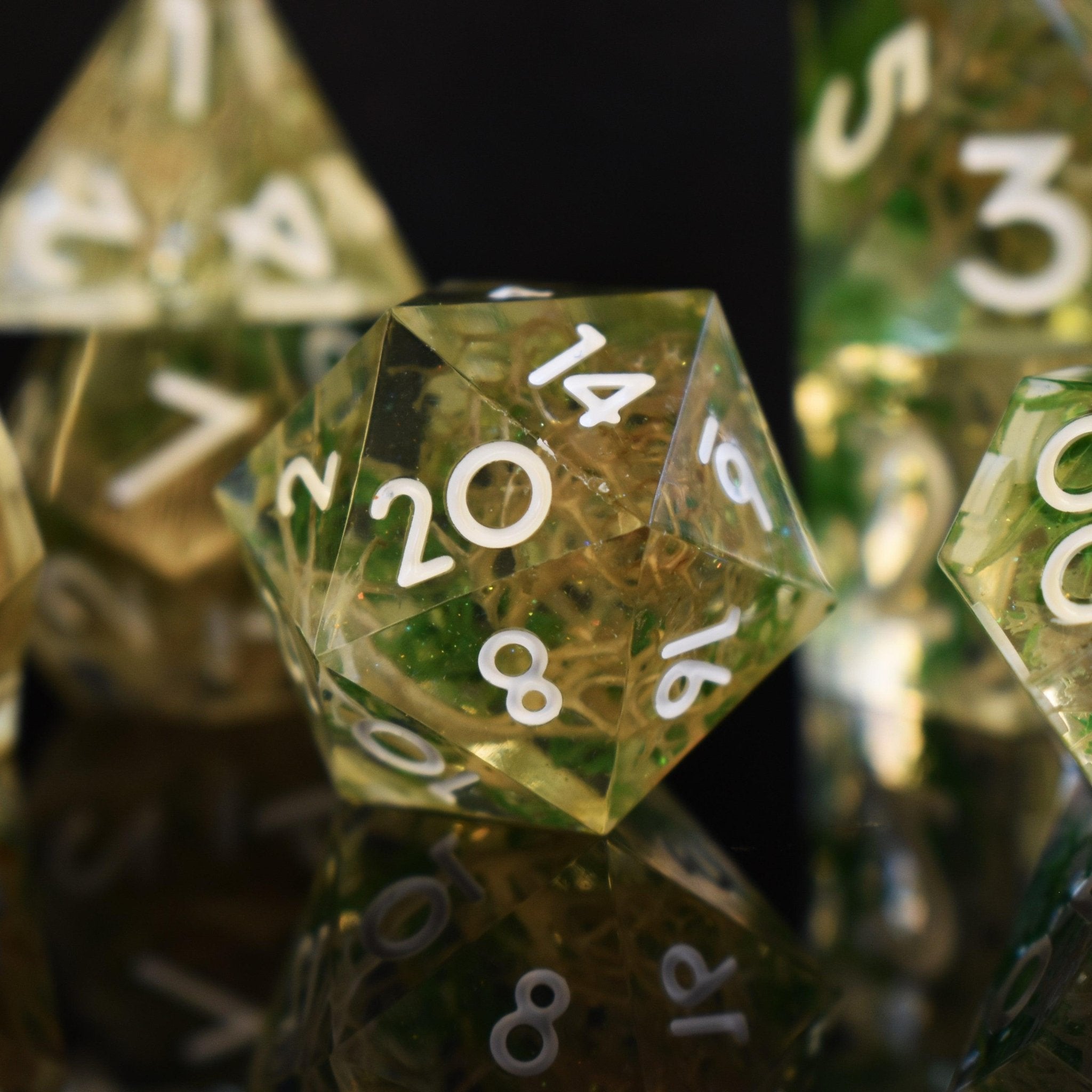 Thorn Whip Sharp - Edged Resin Dice Set - Misty Mountain Gaming - 2