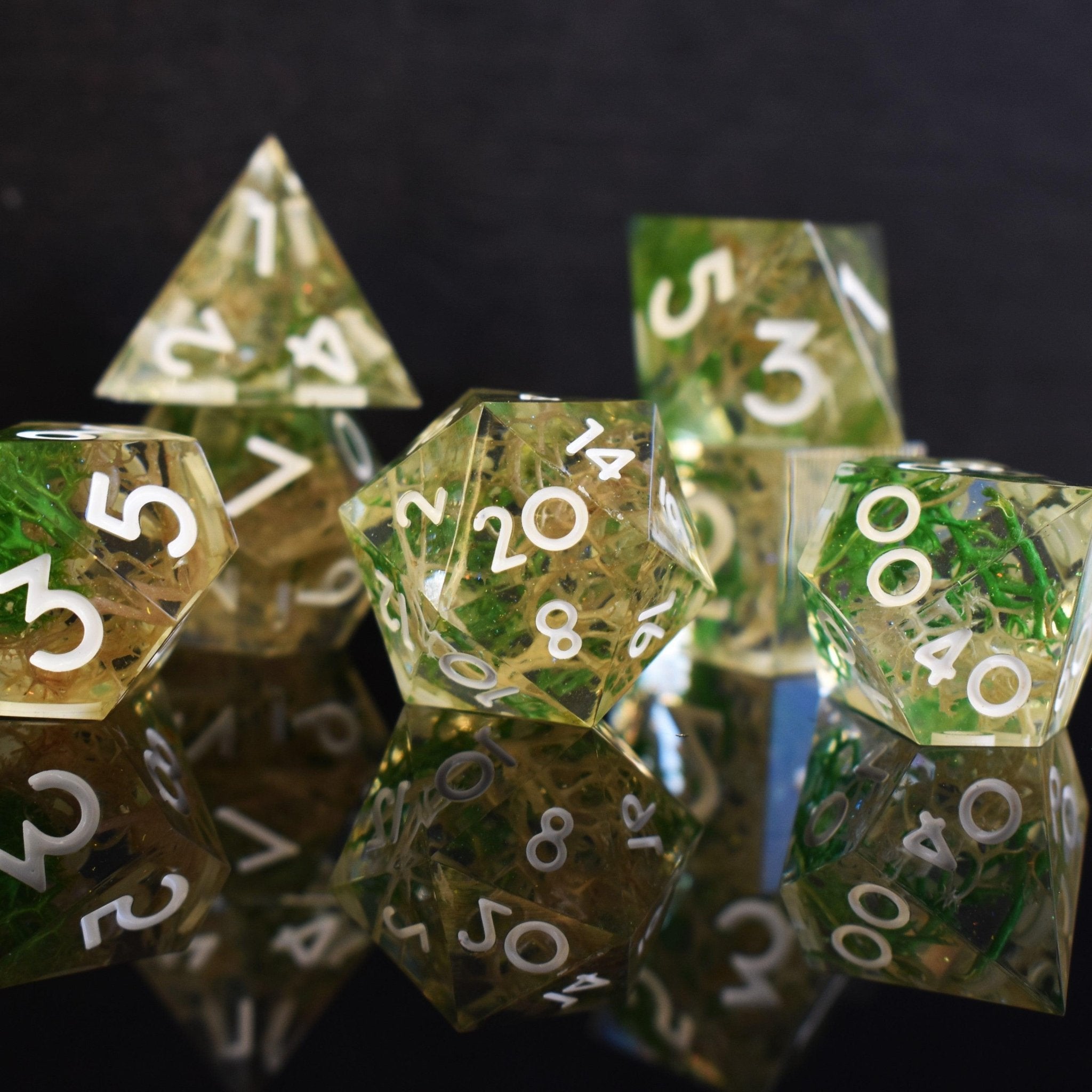 Thorn Whip Sharp - Edged Resin Dice Set - Misty Mountain Gaming - 1